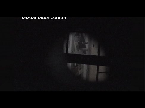 ❤️ Lourinho é filmado secretamente por um voyeur de bairro escondido atrás de tijolos ocos Porno de qualidade em nós pt.filmexxx18.ru ❌️